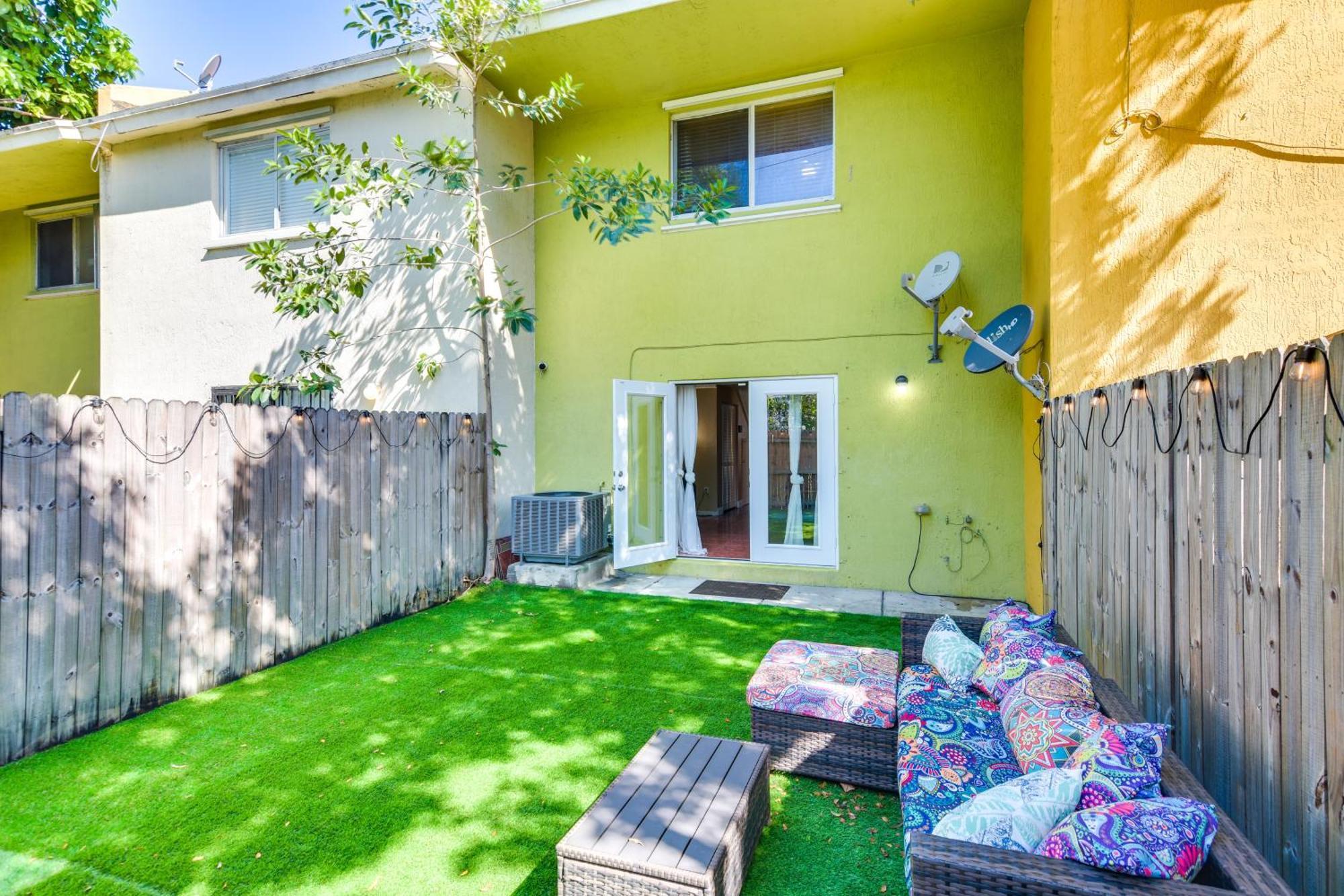 Opa-Locka Townhome, 15 Mi To Miami Beach! Eksteriør billede