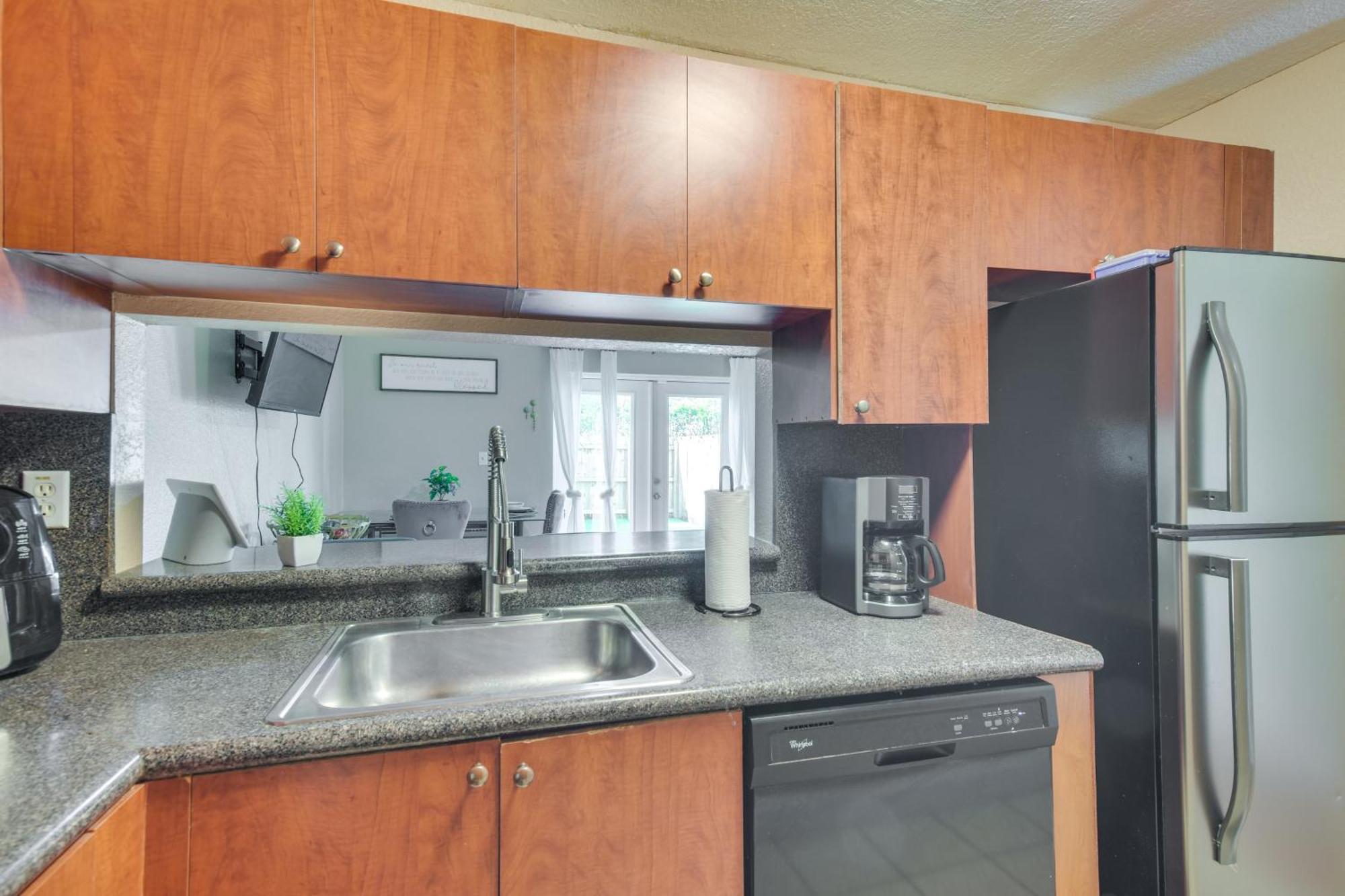 Opa-Locka Townhome, 15 Mi To Miami Beach! Eksteriør billede