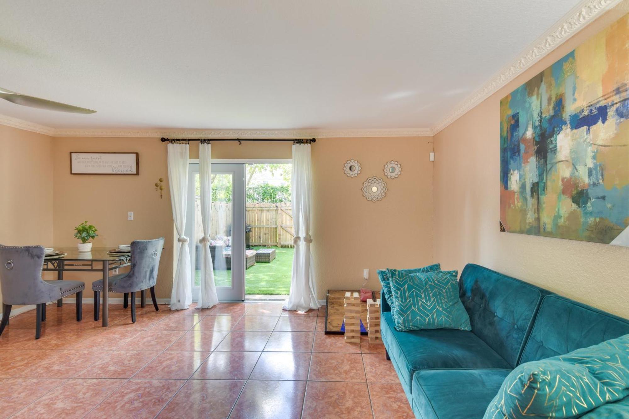 Opa-Locka Townhome, 15 Mi To Miami Beach! Eksteriør billede